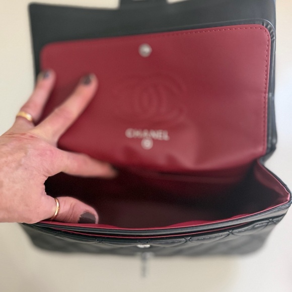 Chic Black Quilted Shoulder Bag with Silver Chain NWOT - Picture 6 of 11